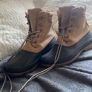 Men’s size 8 winter boots
